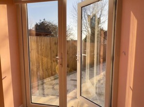 Superior Double Room, Accessible, Ensuite (Ground floor) | Free WiFi - Zozy Clitterhouse (London)