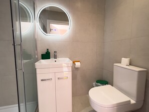 Chambre Double Supérieure, accessible aux personnes à mobilité réduite (Ground floor)