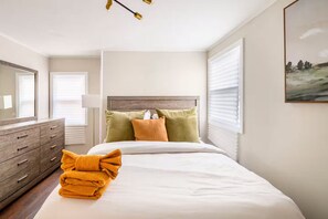 2 soverom, strykejern/-brett, wi-fi og sengetøy