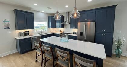 Brand New Build in Mexico Beach, Gulf Views, and 1 Block From the Beach!