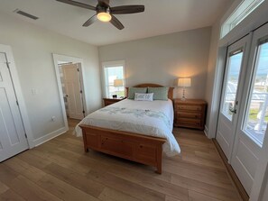 4 bedrooms, iron/ironing board, travel crib, free WiFi