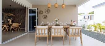 Newly built villa in prime location in Jan Thiel, pool and private parking