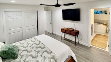 3 bedrooms, iron/ironing board, travel cot, free WiFi