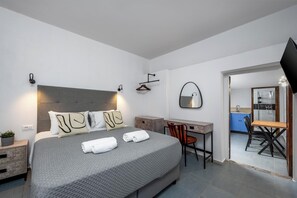 3 chambres, fer et planche à repasser, Wi-Fi gratuit, draps fournis