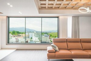 Living area - hotel onggi (Gyeongju)
