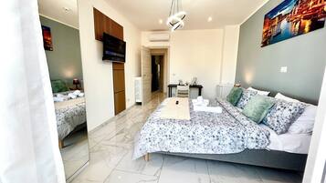 2 bedrooms, desk, free WiFi, bed sheets