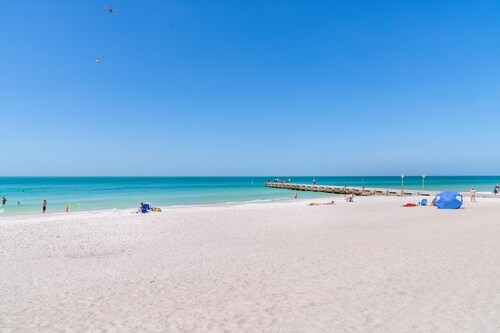 Coquina Moorings 205: Condo with Gulf-to-Bay views!