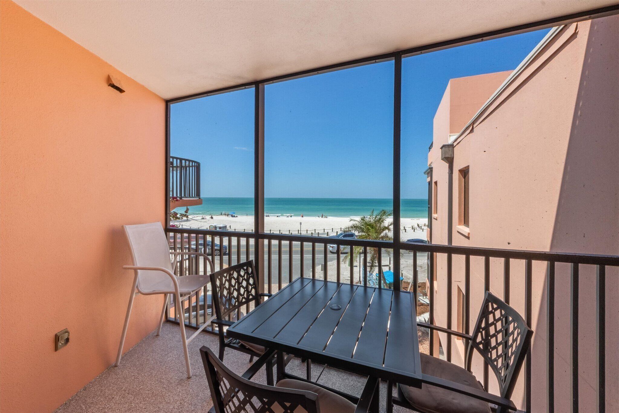 تناول الطعام بالخارج