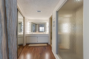 Interior - Coquina Moorings 205: Condo with Gulf-to-Bay views! (Bradenton Beach)