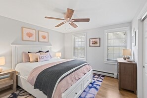 3 chambres, fer et planche à repasser, accès à Internet, literie fournie