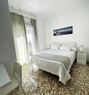 Double Room, City View | Desk, free WiFi, bed sheets - Hostal Mellizo (Lebrija)