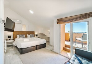 5 slaapkamers, een kluis op de kamer, een bureau