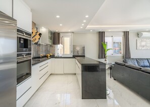 Fridge, microwave, oven, stovetop