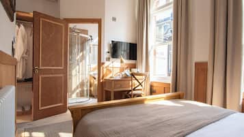 Chambre Standard Double ou avec lits jumeaux | Coffres-forts dans les chambres, bureau