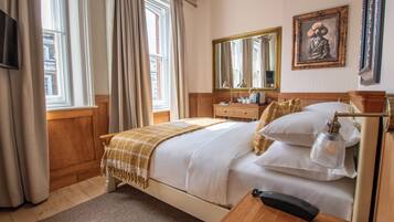 Habitación Deluxe doble | Caja fuerte, escritorio, espacio para trabajar con un portátil