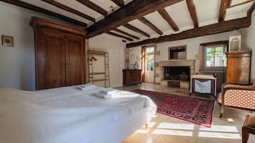 8 habitaciones, cuna de viaje, wifi gratis y ropa de cama