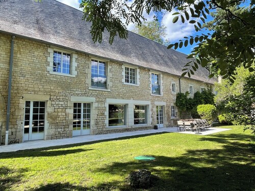 La Maison de Thérèse, Longère 15 people swimming pool, 20 min Futuroscope