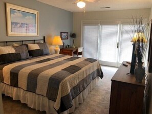 1 bedroom, iron/ironing board, free WiFi, bed sheets - One Bedroom Marina View Condo (Grand Rivers)