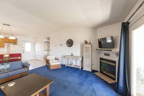 TV, fireplace, DVD player, offices