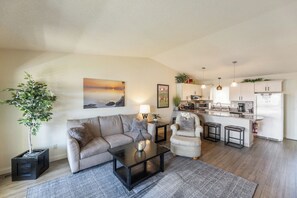 TV, fireplace, DVD player, offices