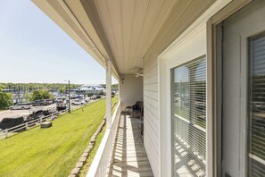 Property grounds - One Bedroom Harbor View Condo (Grand Rivers)