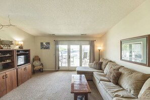TV, DVD player, offices