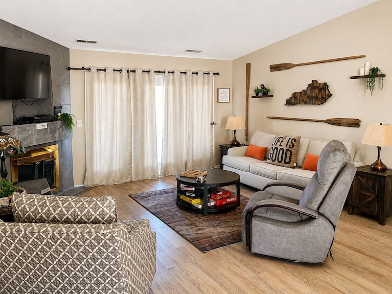 One Bedroom Harbor View Condo - Kentucky Lake