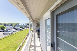 Property grounds - One Bedroom Harbor View Condo (Grand Rivers)