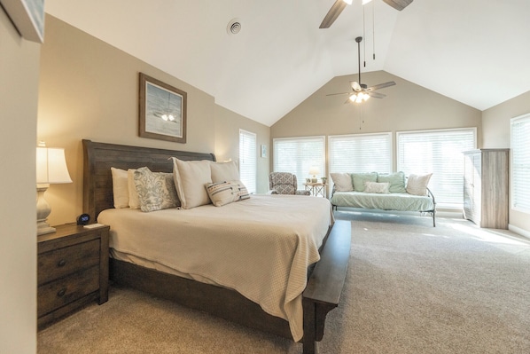 2 عدّة غرف نوم ومكواة/لوح كي وواي فاي مجانًا وملاءات أسرّة