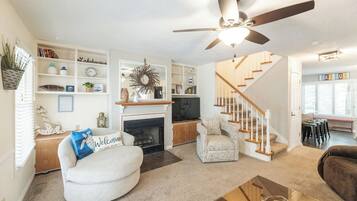 TV, fireplace, DVD player