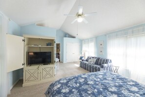 3 bedrooms, iron/ironing board, internet, bed sheets - Three Bedroom Hurst Heaven Condo (Grand Rivers)