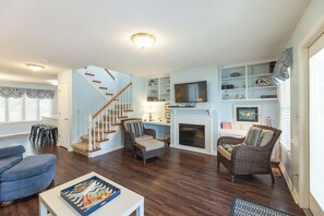 TV, fireplace, DVD player