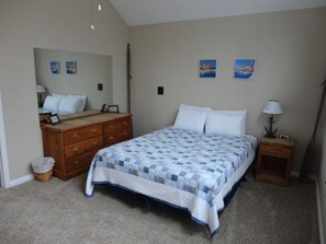 3 bedrooms, iron/ironing board, internet, bed sheets - Three Bedroom Hurst Haven Condo (Grand Rivers)