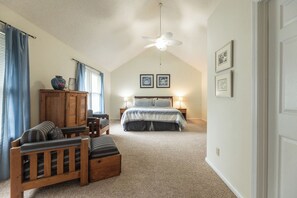 3 bedrooms, iron/ironing board, internet, bed sheets