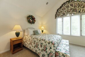 4 Schlafzimmer, Bügeleisen/Bügelbrett, Internetzugang, Bettwäsche