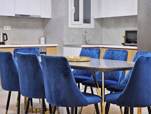 In-room dining - Athens Prestige Suite Apartment (Athens)