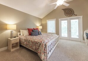 2 bedrooms, iron/ironing board, internet, bed sheets