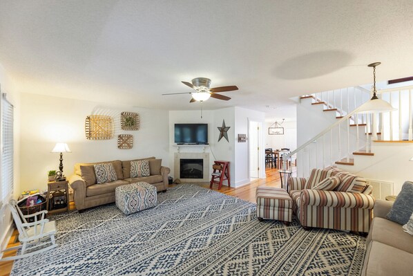 Fireplace, DVD player