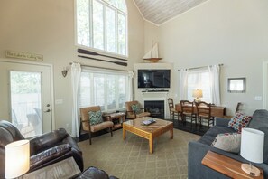 TV, fireplace, DVD player