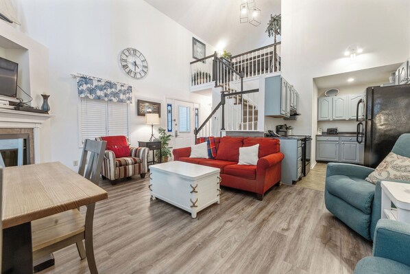 TV, caminetto, lettore DVD