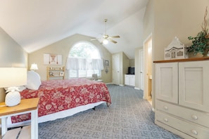 2 bedrooms, iron/ironing board, Internet, bed sheets
