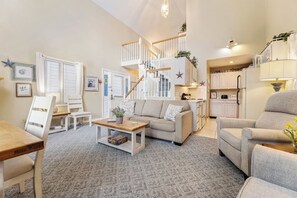 TV, fireplace, DVD player - Two Bedroom Bayside Condo (Grand Rivers)