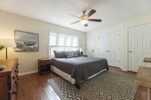 2 bedrooms, iron/ironing board, internet, bed sheets