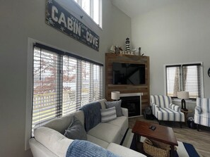 Televisio, takka, DVD-soitin