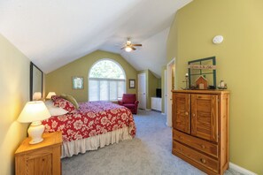 2 bedrooms, iron/ironing board, internet, bed sheets