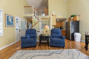 TV, fireplace, DVD player