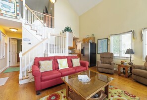 Tv, eldstad och dvd-spelare