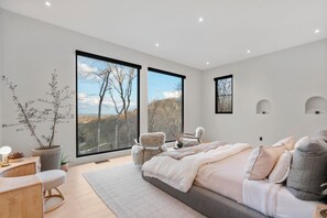 6 bedrooms, desk, iron/ironing board, travel cot - Above Hilltop Hideaway I Two Wings I Spool I Firepit (Franklin)