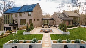 Exterior - Above Hilltop Hideaway I Two Wings I Spool I Firepit (Franklin)