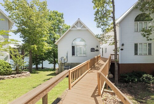 One Bedroom Bayside Condo